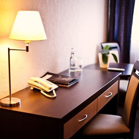 Hotel Cztery Pory Roku Głogów Małopolski Eksteriør bilde