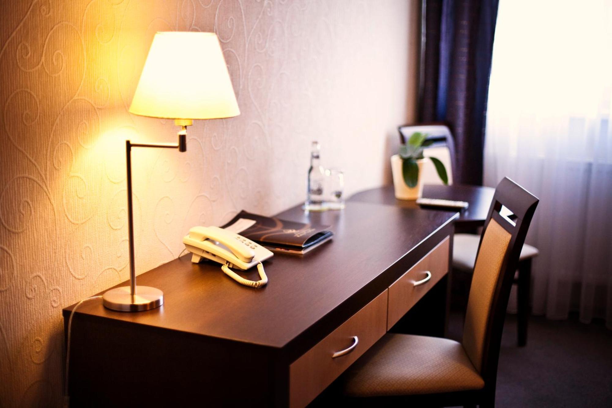 Hotel Cztery Pory Roku Głogów Małopolski Eksteriør bilde